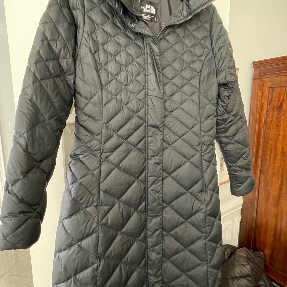 Winter is here! Women’s Northface Triple C’ Down long parka